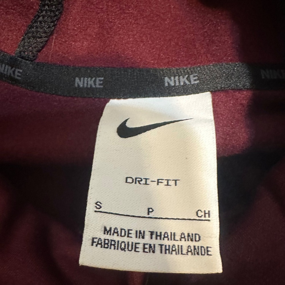 NWT Nike Hoodie Mens Small Maroon Berry Dri-FIT Pullover Outdoor Training - Picture 6 of 9